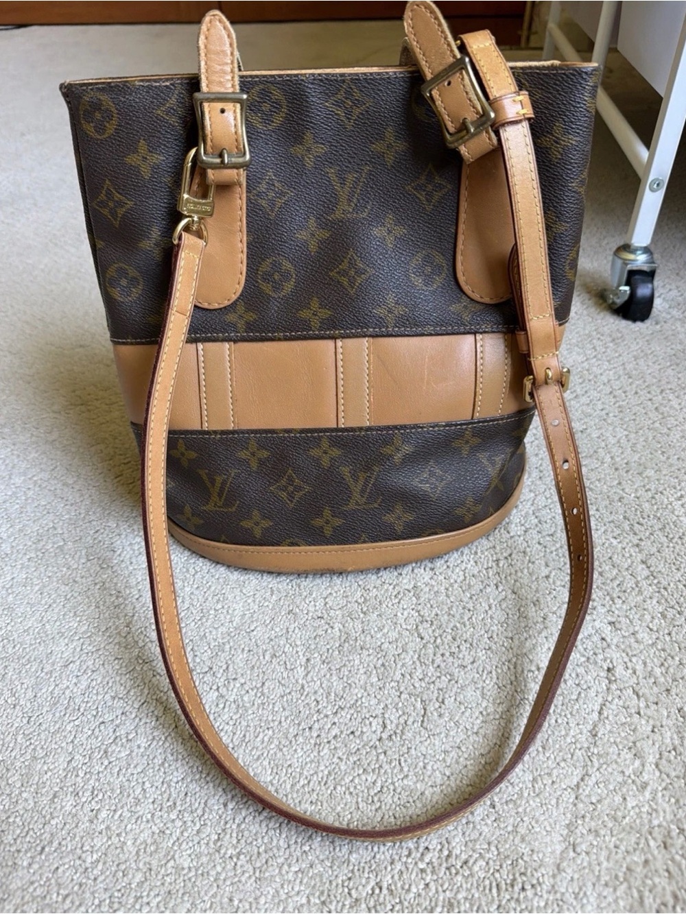 Vintage Louis Vuitton Brown Monogram Bucket Bag with Pouch - Picture 6 of 7